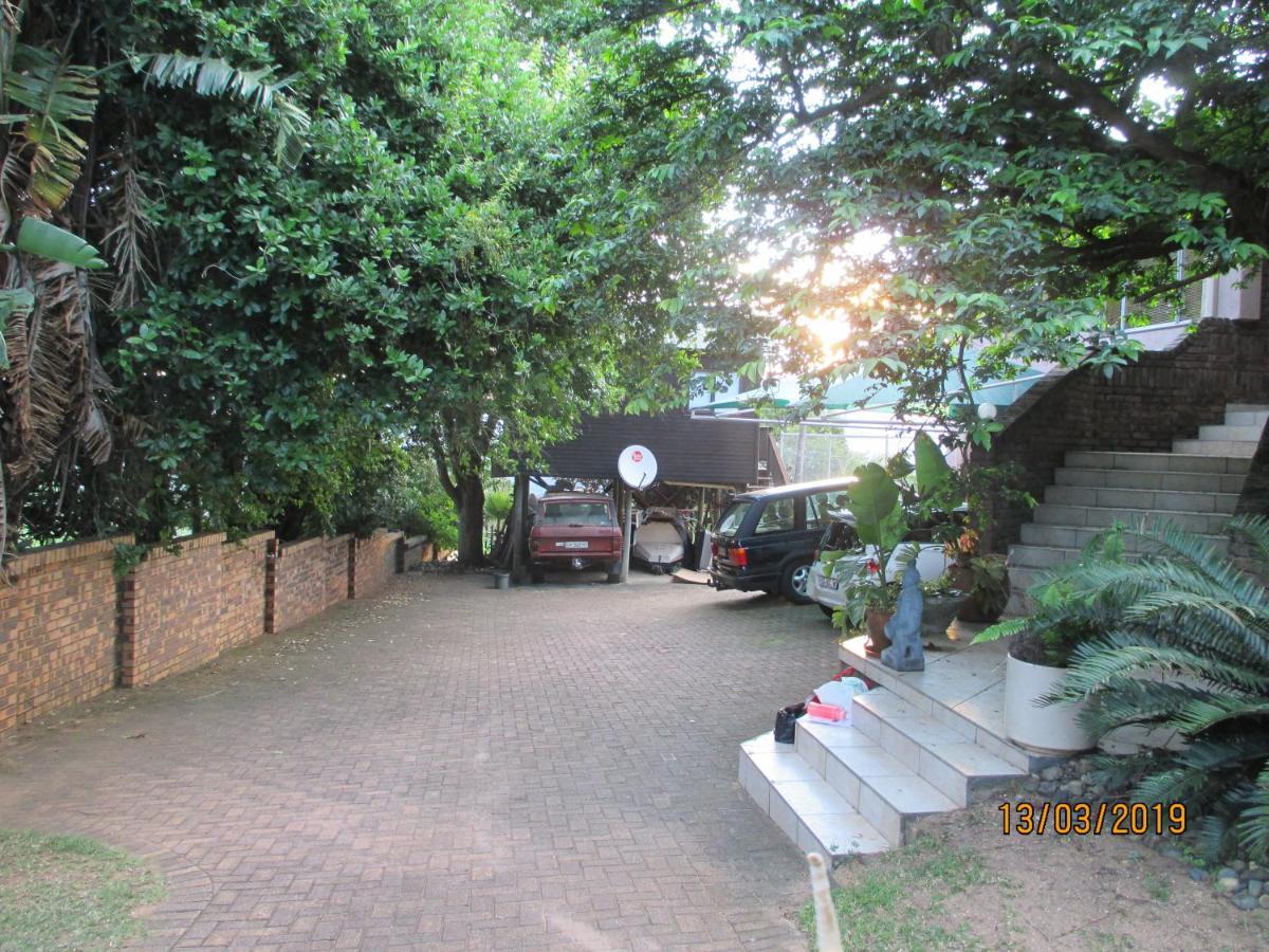 The Tree House Villa Mbombela Exterior foto